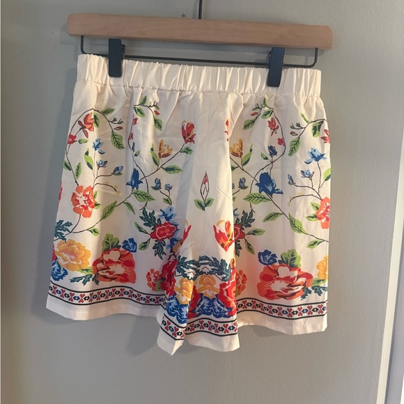 Floral Print Women's Boho Elastic Waist Summer Short Small - Picture 2 of 7